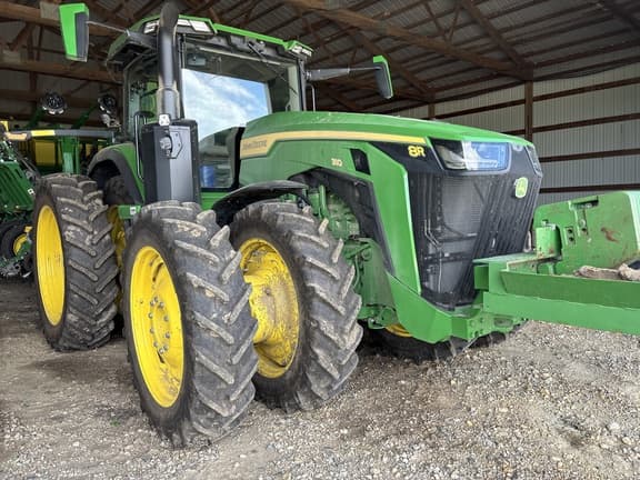 Image of John Deere 8R 310 equipment image 4