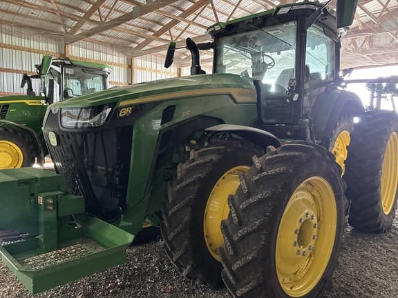 Image of John Deere 8R 370 equipment image 2