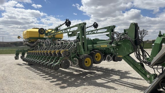 2026 John Deere DB60 Equipment Image0