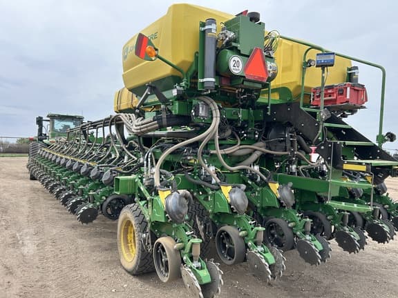 Image of John Deere DB80 equipment image 3