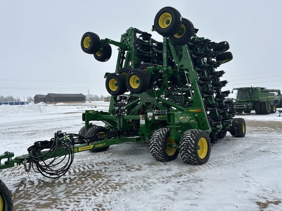 Image of John Deere N560F equipment image 3