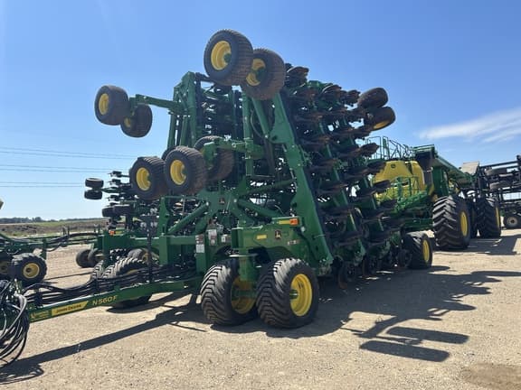 Image of John Deere N560F equipment image 1