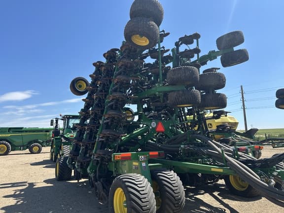 Image of John Deere N560F equipment image 2