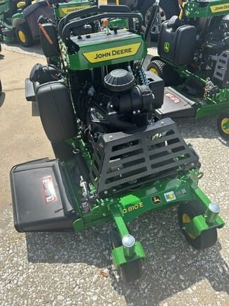 2026 John Deere Q810E Equipment Image0