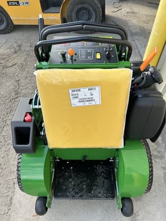 Image of John Deere Q810E equipment image 2
