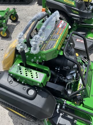 Image of John Deere Q820M equipment image 1