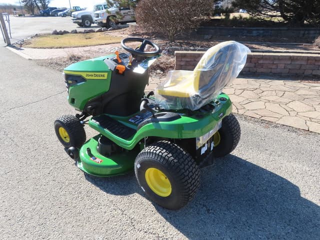 Image of John Deere S110 equipment image 3