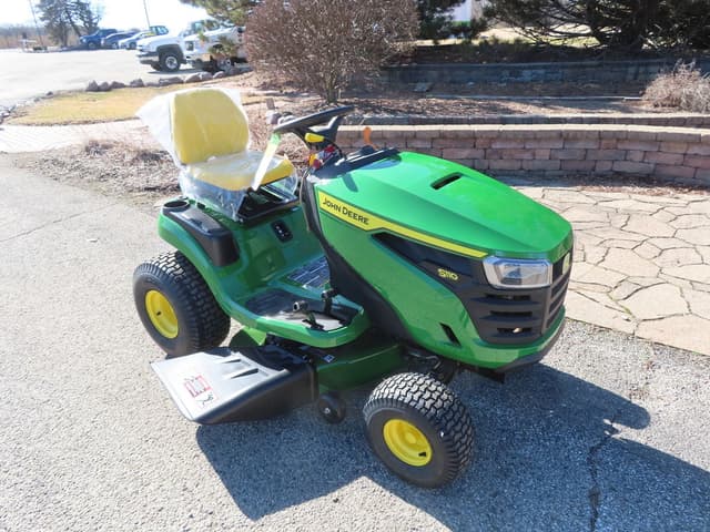 Image of John Deere S110 equipment image 1