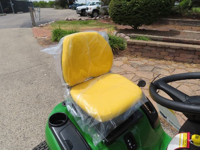 Image of John Deere S140 equipment image 4