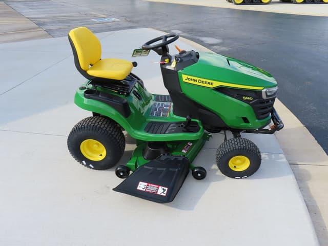 Image of John Deere S140 equipment image 2