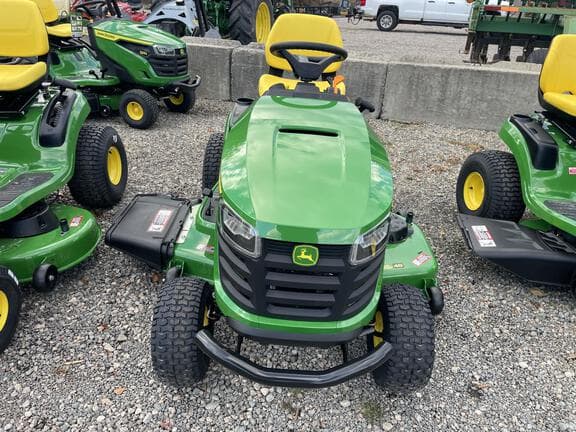 Image of John Deere S220 equipment image 2