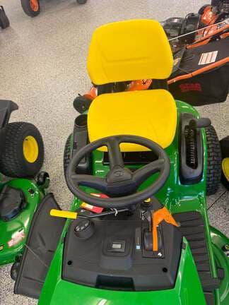Image of John Deere S220 equipment image 1