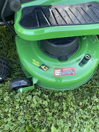 Image of John Deere S240 equipment image 4