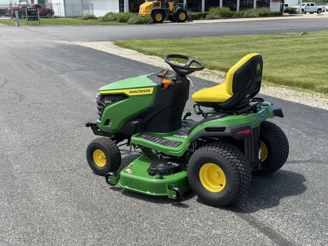 Image of John Deere S240 equipment image 1
