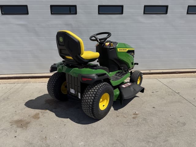 Image of John Deere S240 equipment image 4