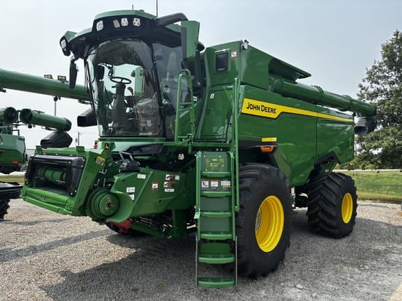 Image of John Deere S7 600 Primary image