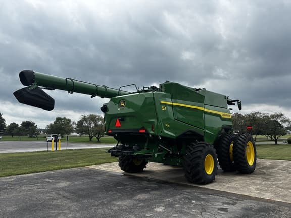 Image of John Deere S7 600 equipment image 2