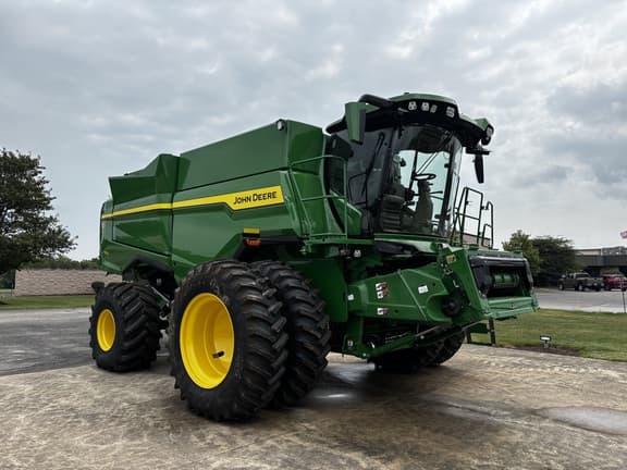 Image of John Deere S7 600 equipment image 4