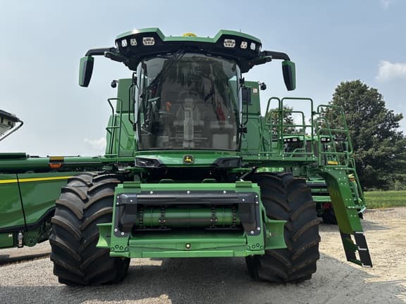 Image of John Deere S7 800 equipment image 4
