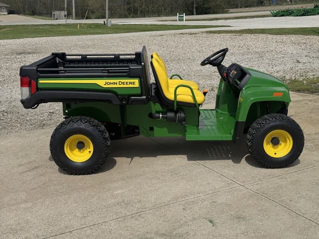 Image of John Deere Gator TS 4x2 equipment image 1