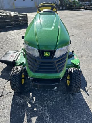 Image of John Deere X330 equipment image 2