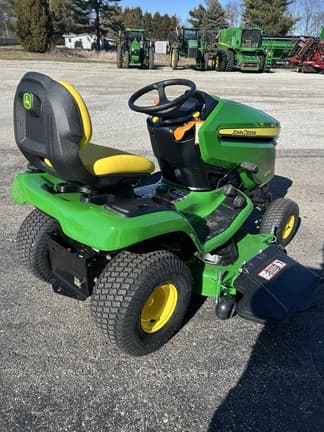Image of John Deere X330 equipment image 1