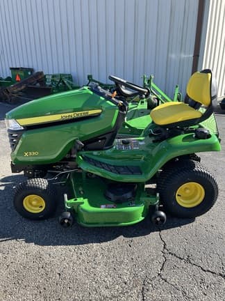 Image of John Deere X330 equipment image 4