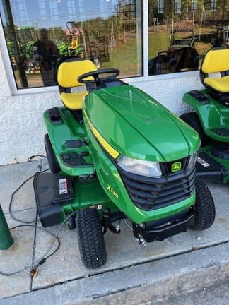 Image of John Deere X330 equipment image 2