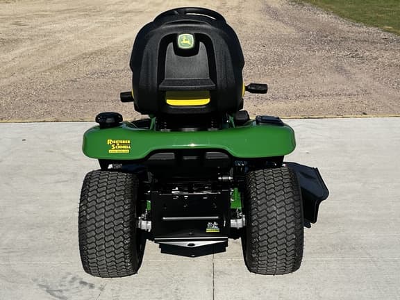 Image of John Deere X330 equipment image 4