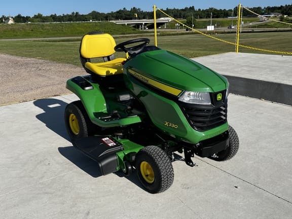 Image of John Deere X330 equipment image 2
