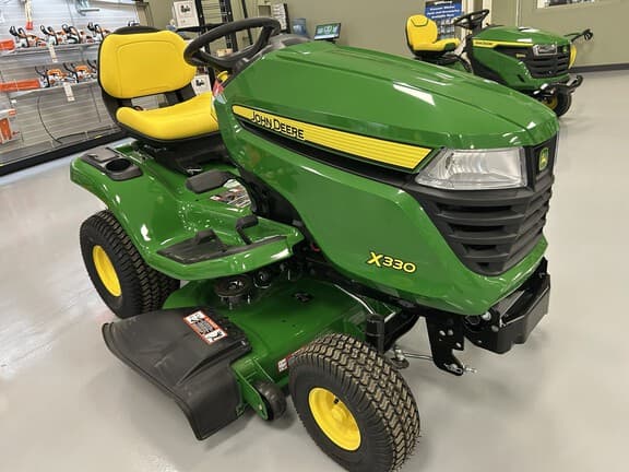 Image of John Deere X330 equipment image 4