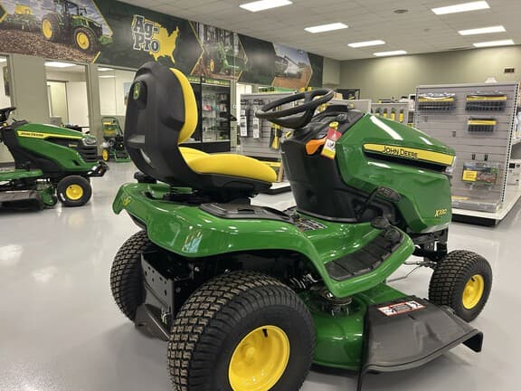 Image of John Deere X330 equipment image 3