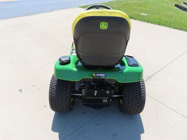 Image of John Deere X354 equipment image 4