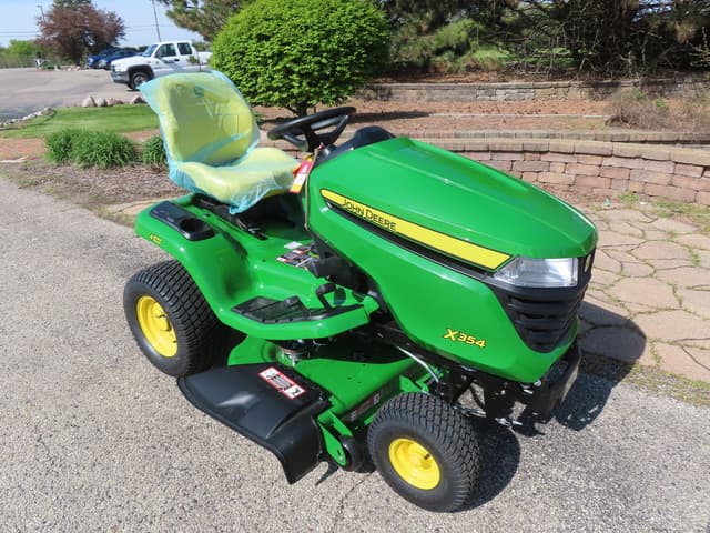 Image of John Deere X354 equipment image 1