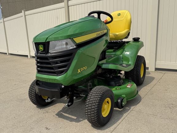 2026 John Deere X370 Equipment Image0