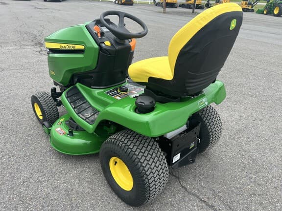 Image of John Deere X370 equipment image 1