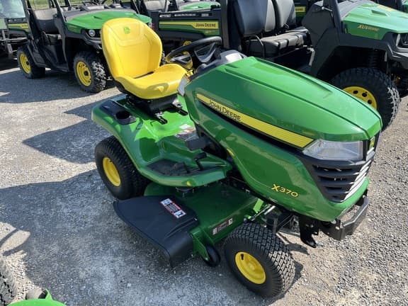 Image of John Deere X370 equipment image 1