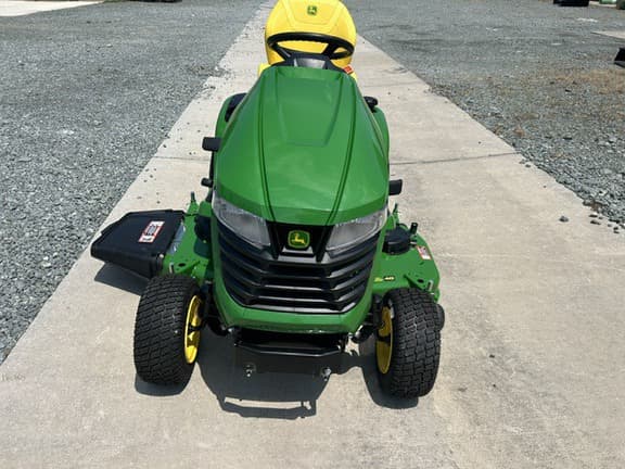 Image of John Deere X380 equipment image 1