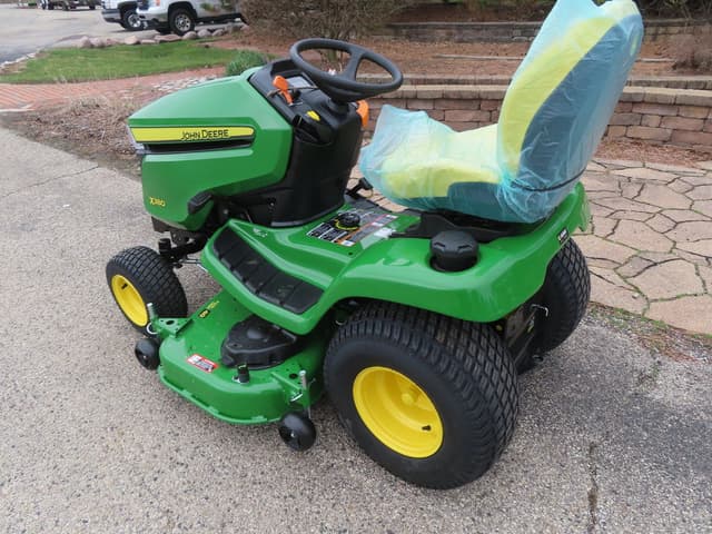Image of John Deere X380 equipment image 3