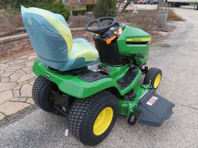 Image of John Deere X380 equipment image 2