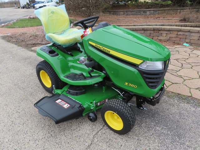 Image of John Deere X380 equipment image 1