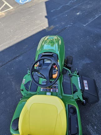 Image of John Deere X380 equipment image 4