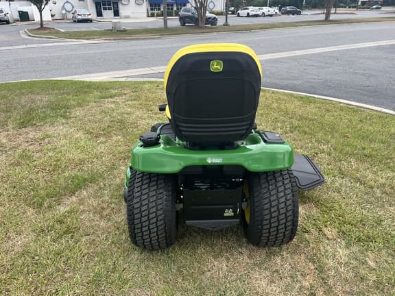 Image of John Deere X380 equipment image 4