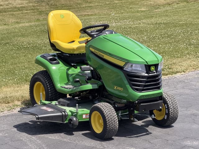 Image of John Deere X380 equipment image 1