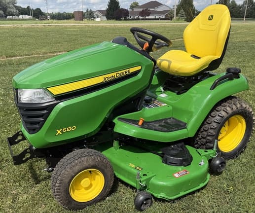 Image of John Deere X380 equipment image 2
