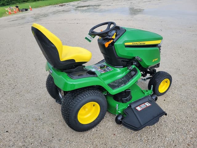 Image of John Deere X390 equipment image 2