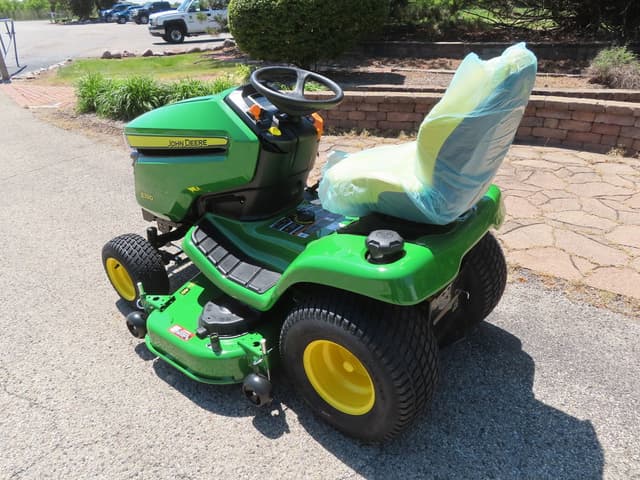 Image of John Deere X390 equipment image 2
