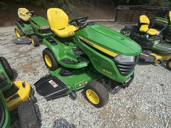 Image of John Deere X390 equipment image 3