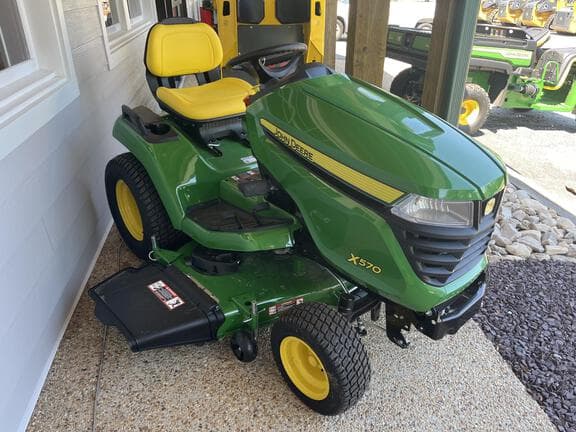Image of John Deere X570 equipment image 1