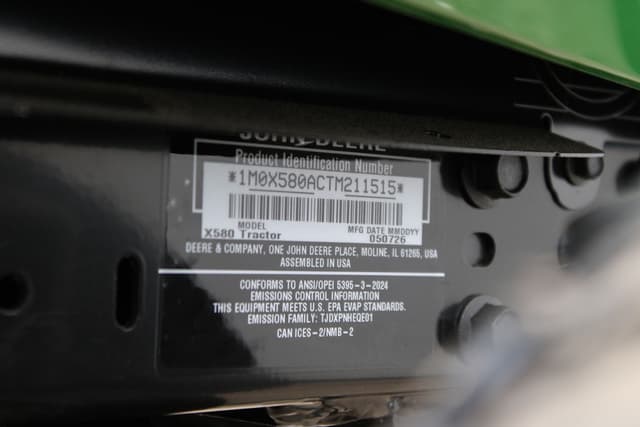 Image of John Deere X580 equipment image 4